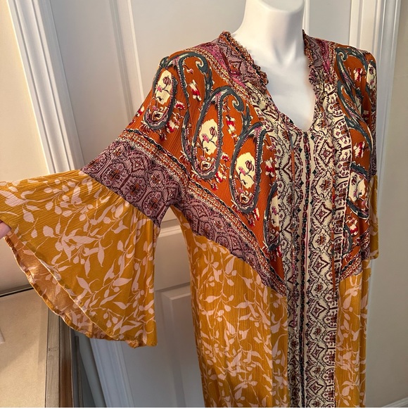 Umgee brand bought off Chic Soul website. Size 1X long sleeve dress. - Picture 5 of 8